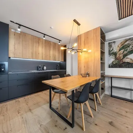 Medena Luxe - 2br Old Town & Апартаменты Братислава