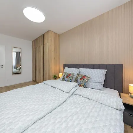 Medená Luxe - 2br Old Town&bratislava Appartamento