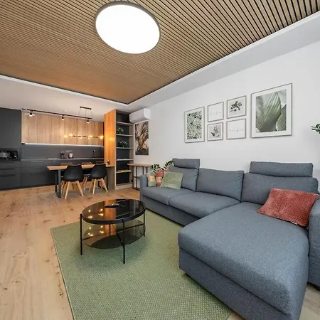 Medena Luxe - 2br Old Town & Апартаменты