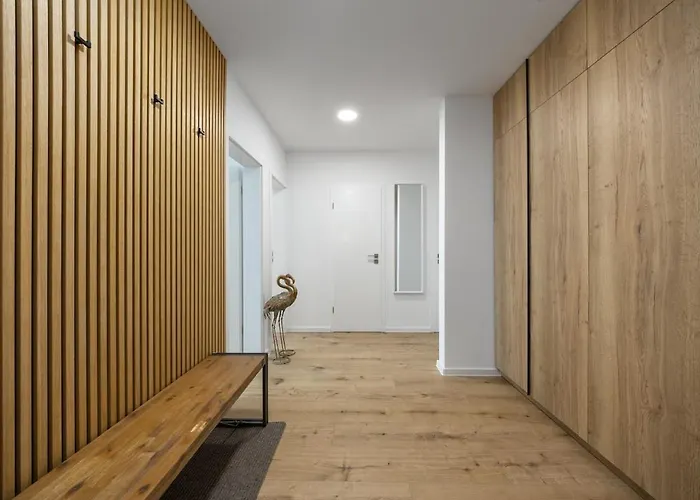 公寓 Medena Luxe - 2br Old Town & *